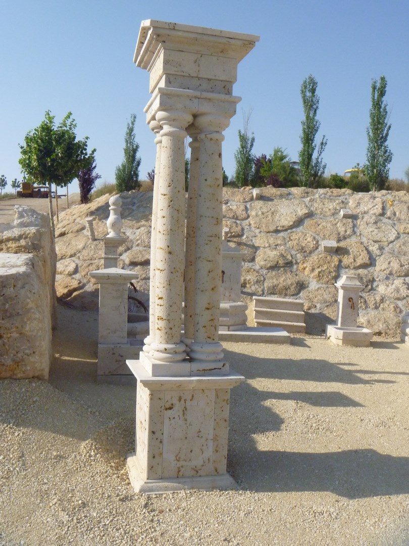 Conjunto de cuatro columnas